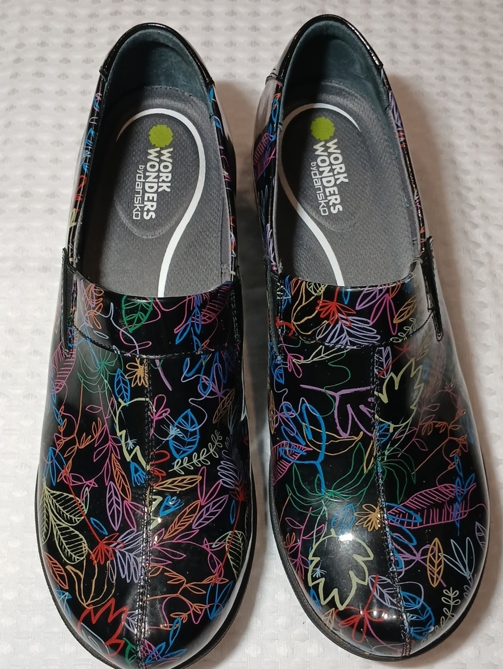 Dansko Work Wonders Professional Black Patent Floral Clogs 10-10.5 U.S. (41)
